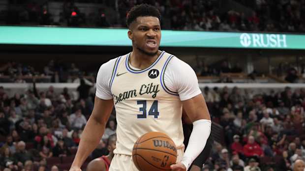 Giannis Antetokounmpo Giannis Antetokounmpo