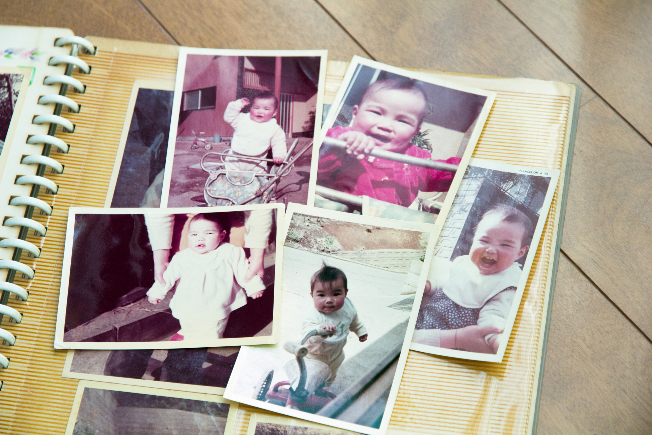 The old pictures of Japanese one year old girl.